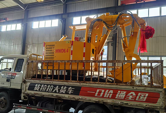 山東東達(dá)機(jī)電自主研發(fā)生產(chǎn)的礦用液壓挖掘機(jī)發(fā)貨